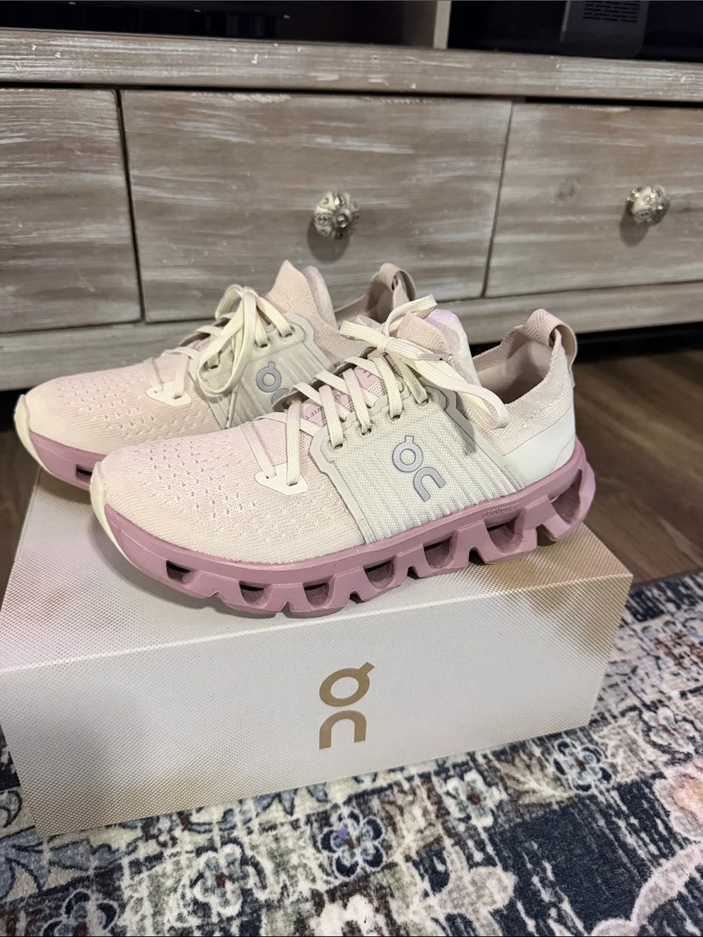 On Cloudswift 4 Pearl/Mauve